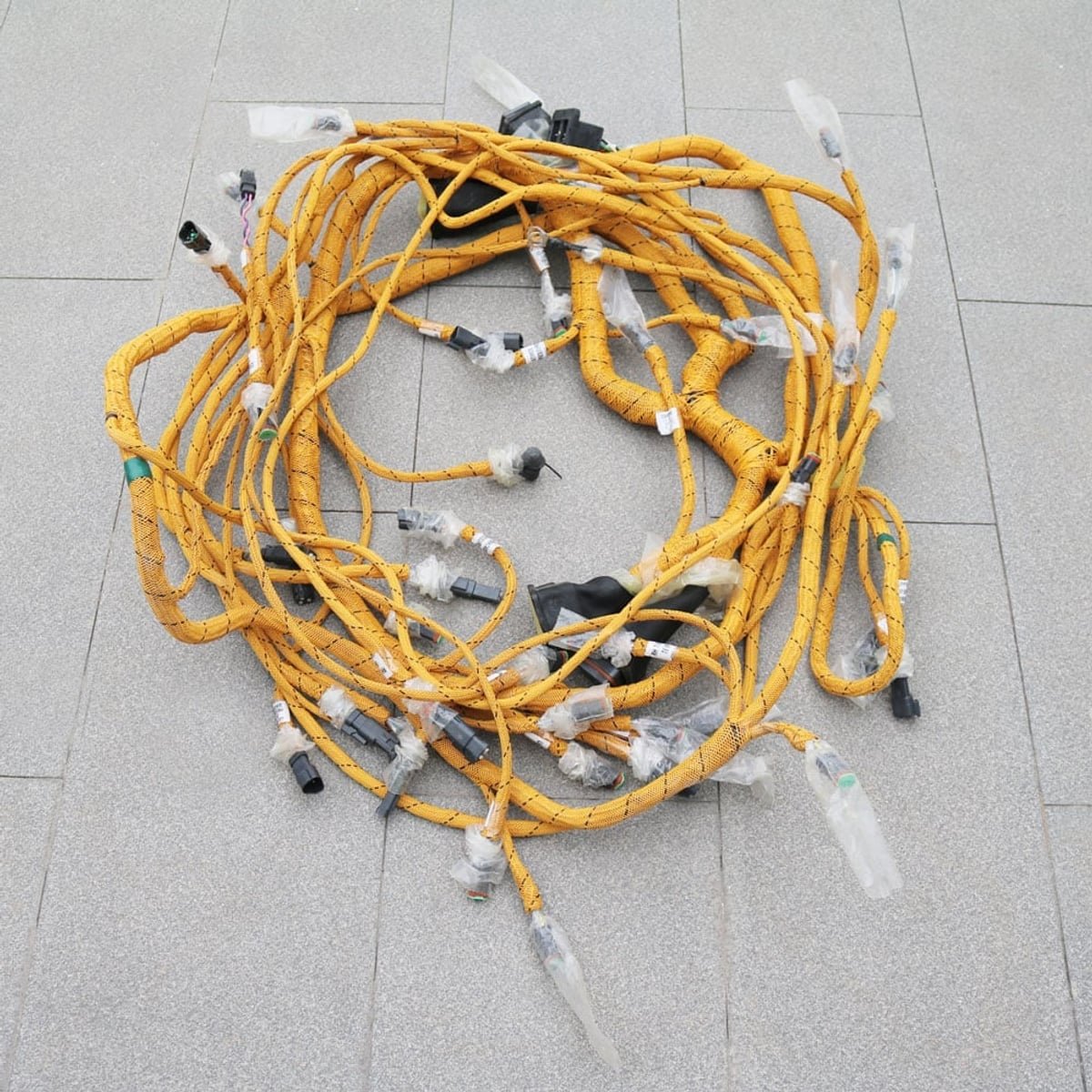 2584952 CAT Truck Engine Caterpillar Start Testing Cable — detail view