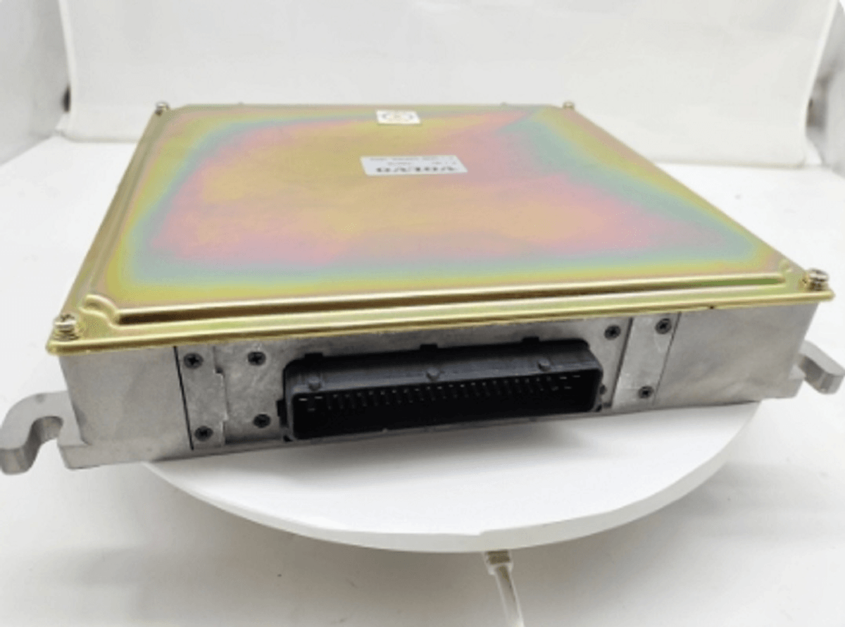 Original quality OEM 14594708 Volvo engine controller module controller computer panel, with program ECM computer board ECU electronic control unit — detail view