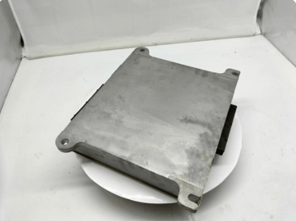 Original quality OEM 14594708 Volvo engine controller module controller computer panel, with program ECM computer board ECU electronic control unit — detail view