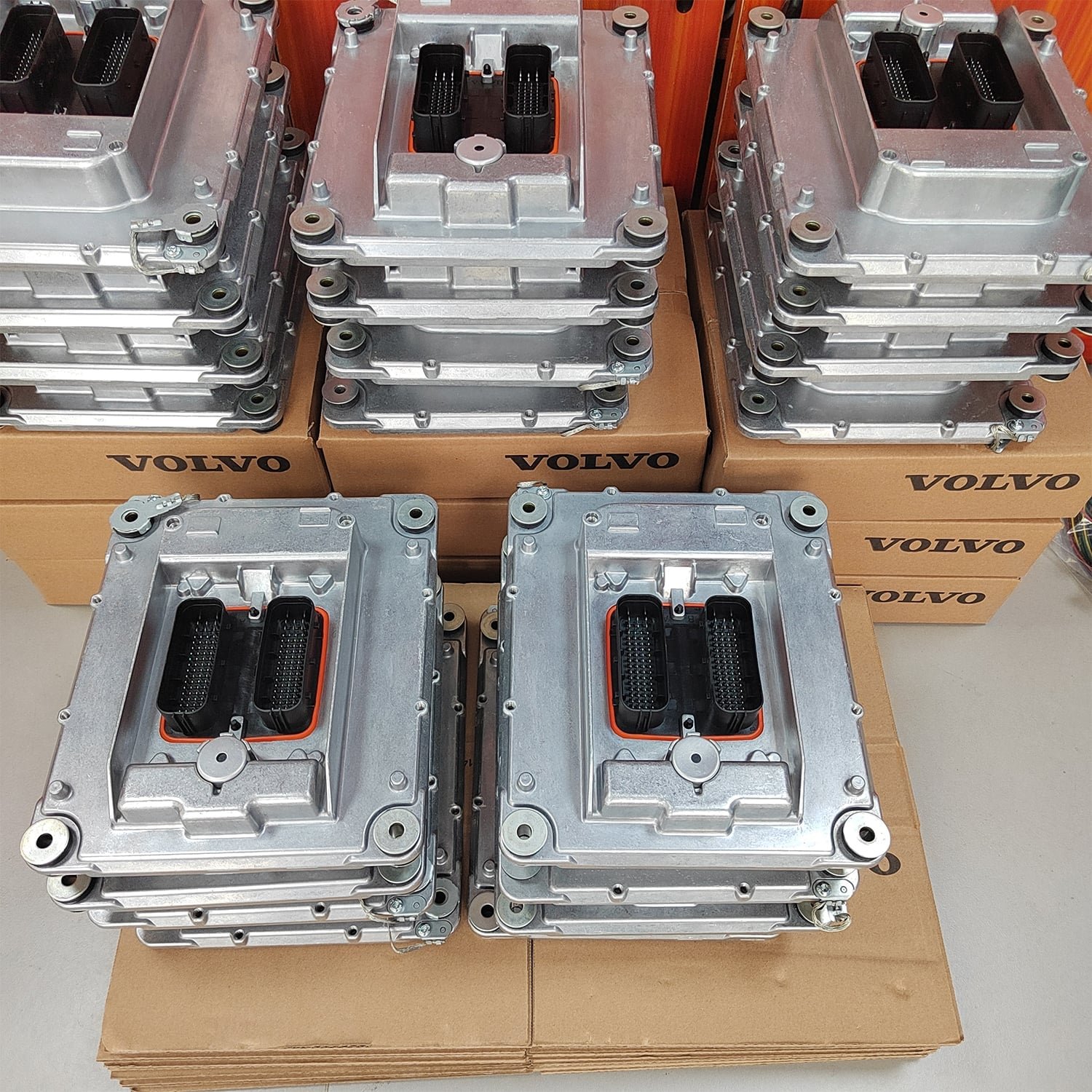 60100008 P04 Engine ECU Controller Computer Panel For Volvo with Program ECM computer board ECU electronic control unit — detail view