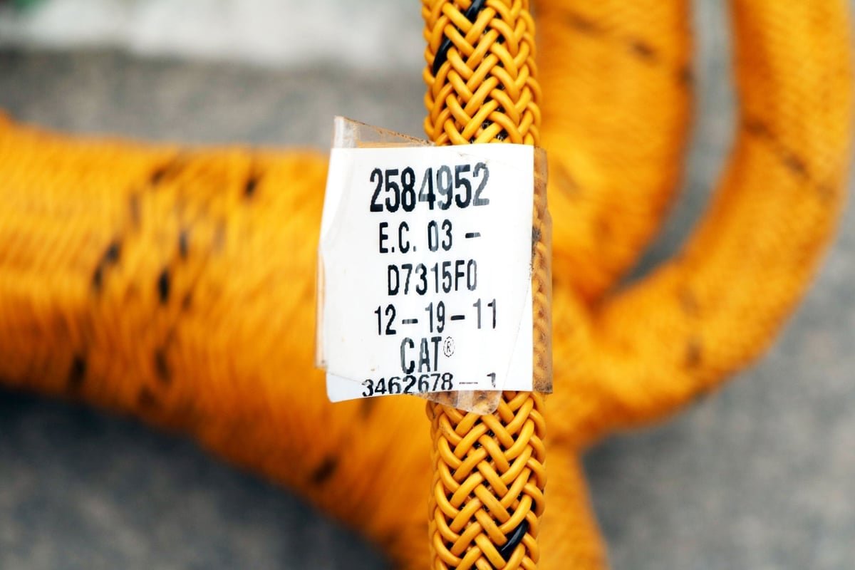 2584952 CAT Truck Engine Caterpillar Start Testing Cable — detail view