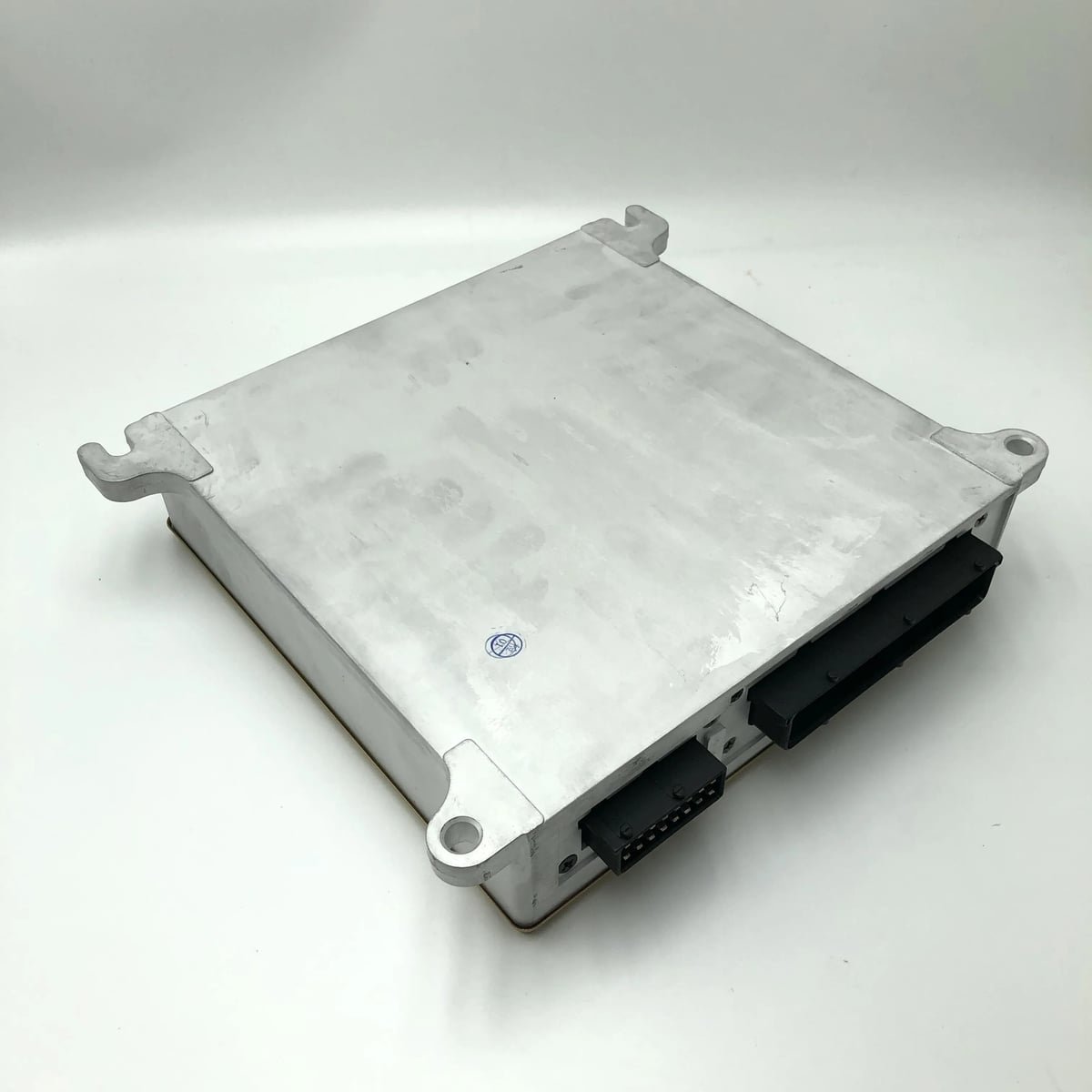 Original quality OEM 14594679 Volvo engine controller module controller computer panel, with program ECM computer board ECU electronic control unit — detail view